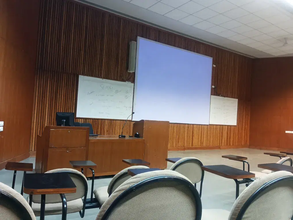 PDEU Classroom photo 3